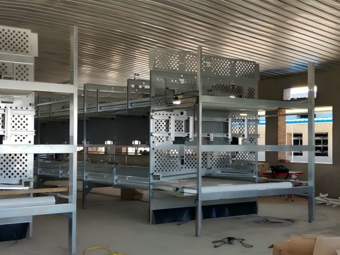 Équipements hors cage pour poules pondeuses – solution tout‑en‑un